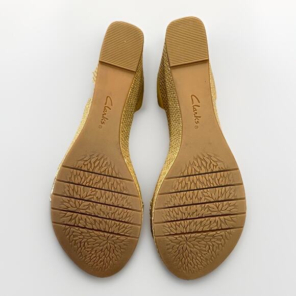 Clark’s Collection Women’s Wedge Sandal Woven Toe Strap, Ankle Buckle Size 10 - Picture 2 of 7